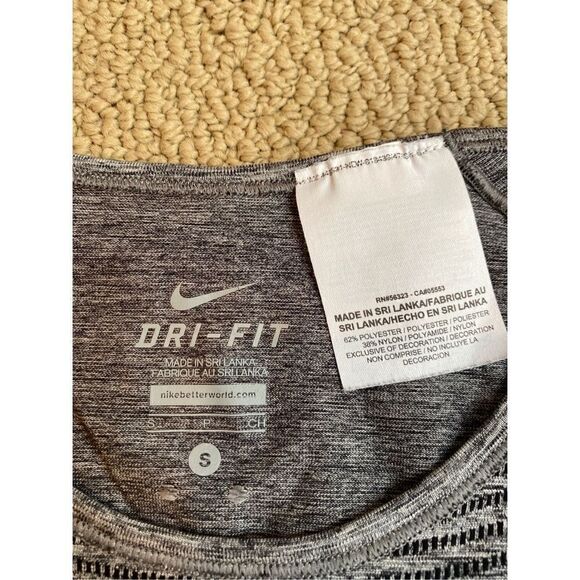 Nike dri fit women’s grey long sleeve shirt - Picture 5 of 5